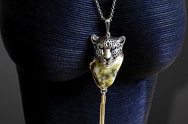 Gepard wisiorek srebrny #sklep #internetowy #srebro #Gdańsk #artystyczna #wisiorek #pierścionek #bransoletka #nowoczesna #silverum #wisiorek #bursztyn #biżuteria artystyczna #unikatowa biżuteria #oryginalny styl