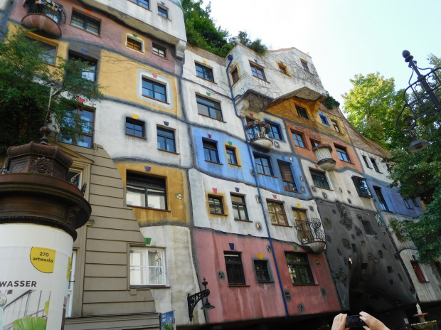 Krzywy dom Hundertwassera w Wiedniu