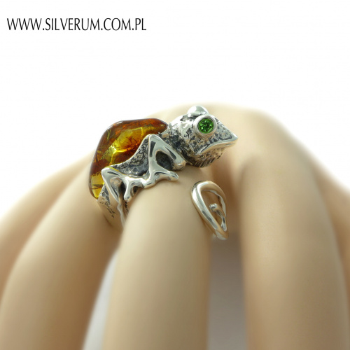 www.silverum.com.pl - Kameleon pierścionek z bursztynem #bursztyn, #koniakowy, #pierścionek, #srebro, #oryginalna, #biżuteria, #artystyczna,