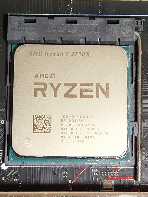 AMD 7 3700X