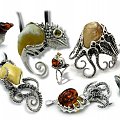Ciekawa biżuteria srebrna z bursztynem - www.silverum.com.pl #artystyczna, #biżuteria, #zbursztynem, #oryginalna, #bransoletka, #wisiorek, #pierścionek, #skleponline, #silverum