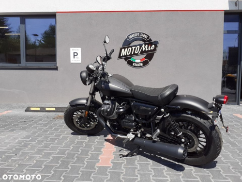 moto guzzi v9 bober black matt