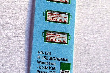 Kalkomania wodna z tablicami kierunkowymi na model pociągu w skali 1:87 H0. H0 #tablice #kierunkowe #PKP #rocketman