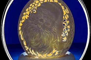 Rzeźbiona pisanka na strusim jajku - #ażurowe pisanki #eggart #rzeźbionejajko #wielkanoc #strusiejajko #prezent #ozdoby #kwiaty #tulipan #relief #rzeźba #poland #ażurki #ażurowepisanki #mikołaj