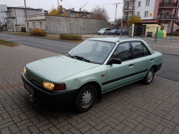 Opinia na temat samochodu/ czy kupować? 323 92r