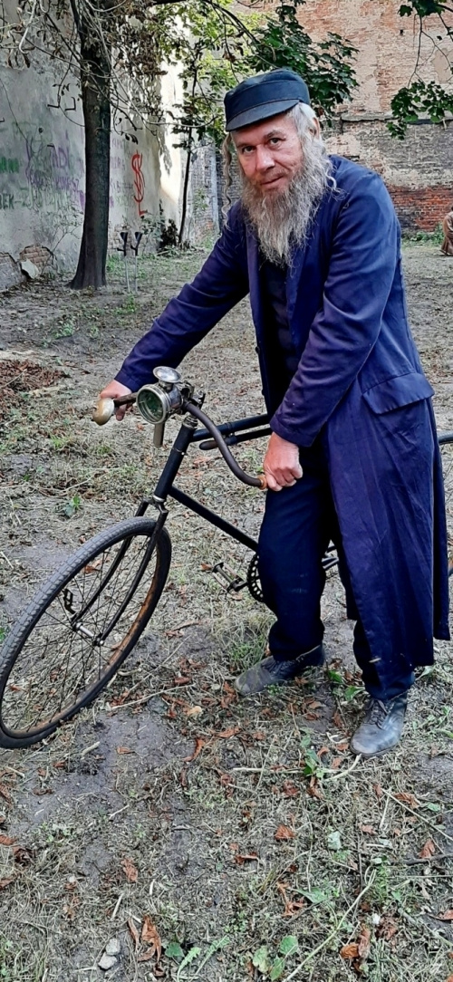 Żyd z rowerem