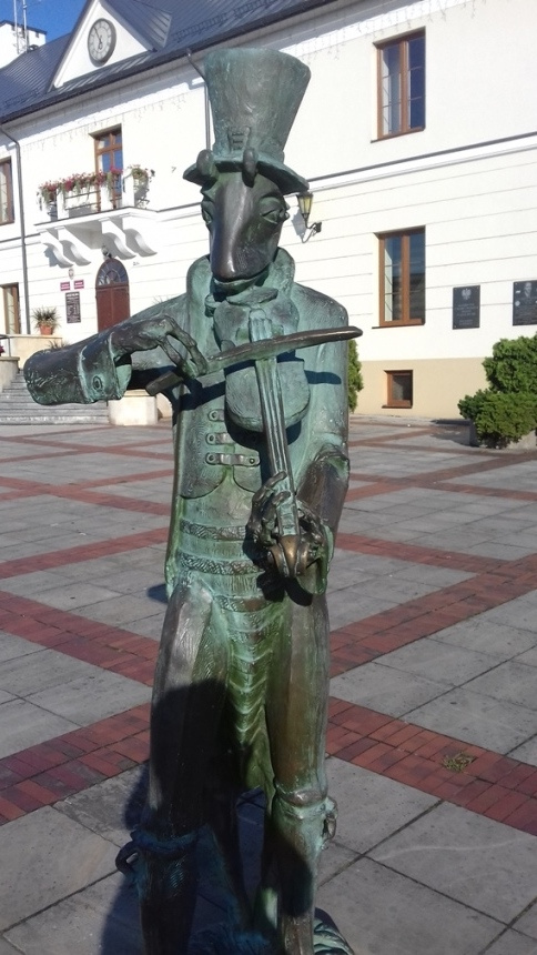 Szczebrzeszyn - Pomnik Chrząszcza